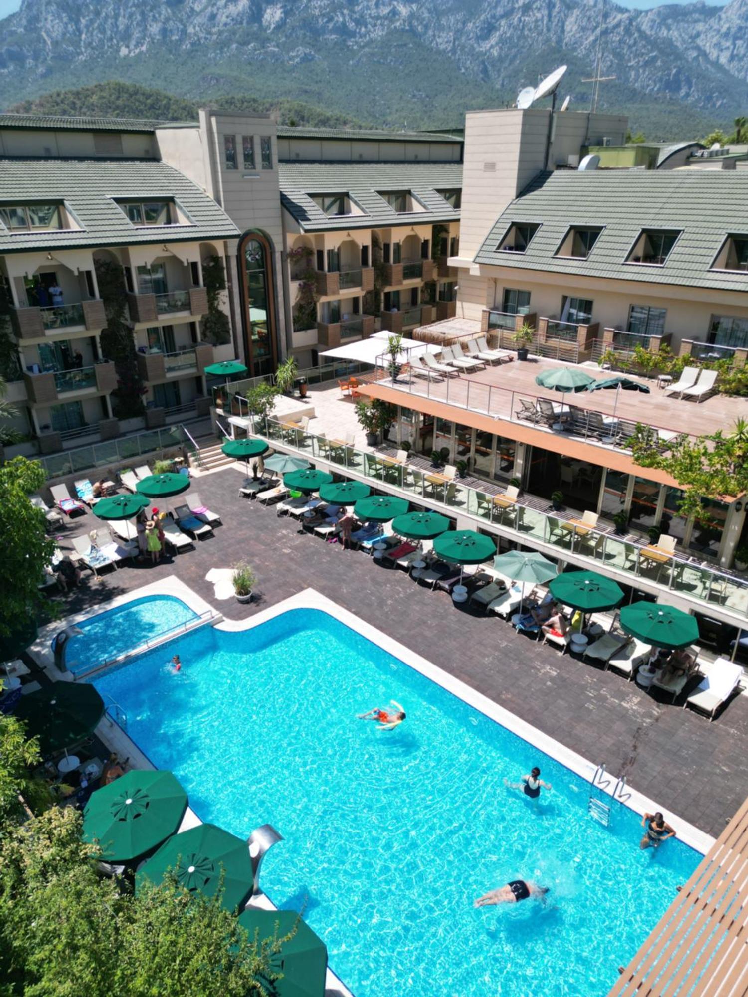 Ambassador Hotel & Spa Antalia Esterno foto